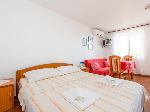 Guesthouse Home Sweet Home : photo 7 de la chambre studio standard avec balcon - vue sur mer 