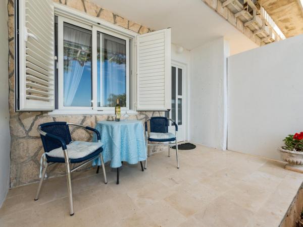 Guesthouse Home Sweet Home : photo 3 de la chambre studio avec terrasse et vue sur la mer