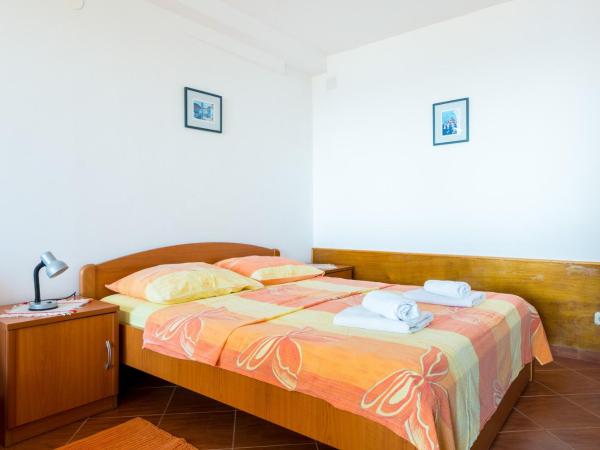 Guesthouse Home Sweet Home : photo 6 de la chambre studio avec terrasse et vue sur la mer