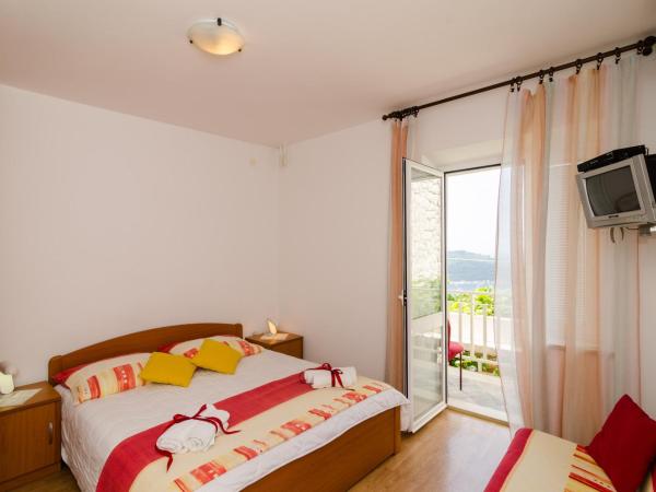 Guesthouse Home Sweet Home : photo 4 de la chambre studio avec balcon et vue sur la mer