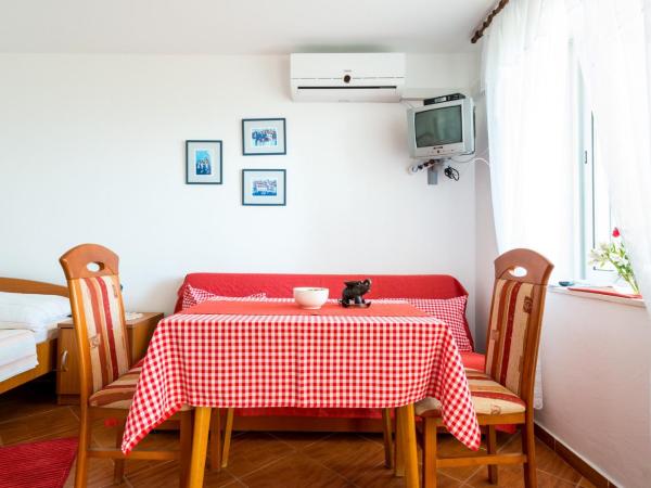 Guesthouse Home Sweet Home : photo 5 de la chambre studio standard avec balcon - vue sur mer 