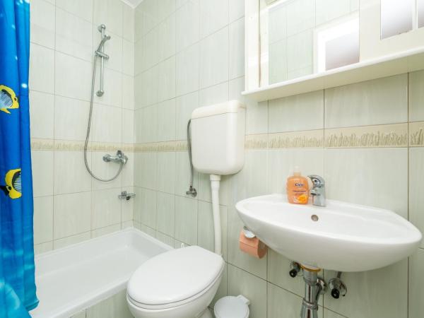 Guesthouse Home Sweet Home : photo 9 de la chambre studio avec terrasse et vue sur la mer