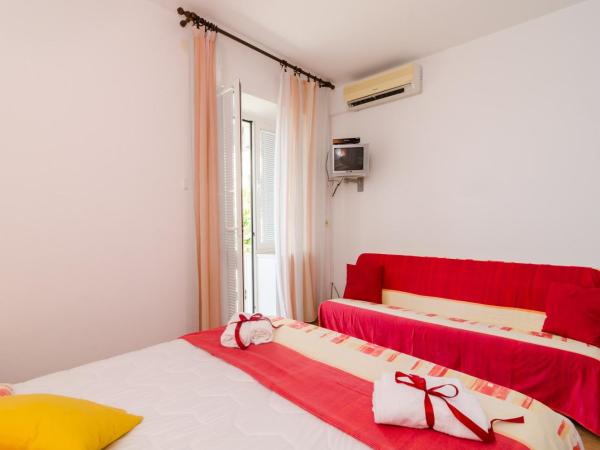 Guesthouse Home Sweet Home : photo 8 de la chambre studio avec balcon et vue sur la mer