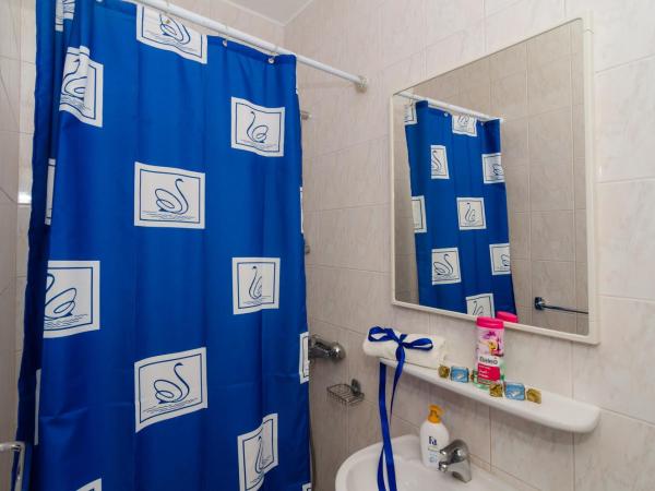 Guesthouse Home Sweet Home : photo 10 de la chambre studio supérieur avec balcon et vue sur la mer