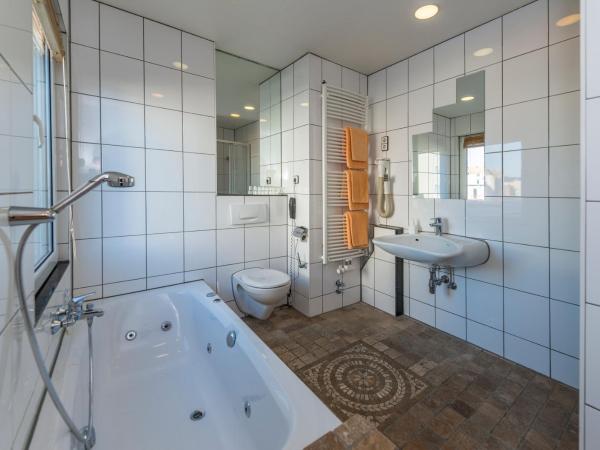 Breslauer Hof Am Dom : photo 1 de la chambre chambre quadruple