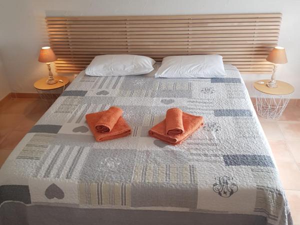 Mas Clement - Chambre et table d'hôtes : photo 5 de la chambre suite standard