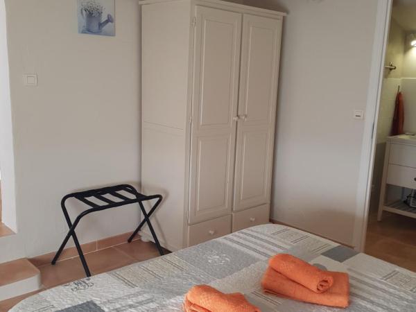 Mas Clement - Chambre et table d'hôtes : photo 7 de la chambre suite standard