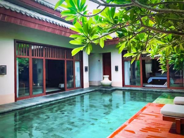 Sanya LUHUITOU Resort & Spa : photo 1 de la chambre one bedroom spa pool villa <welcome fruit +daily 4 pieces of free laundry service.(t-shirts only)>