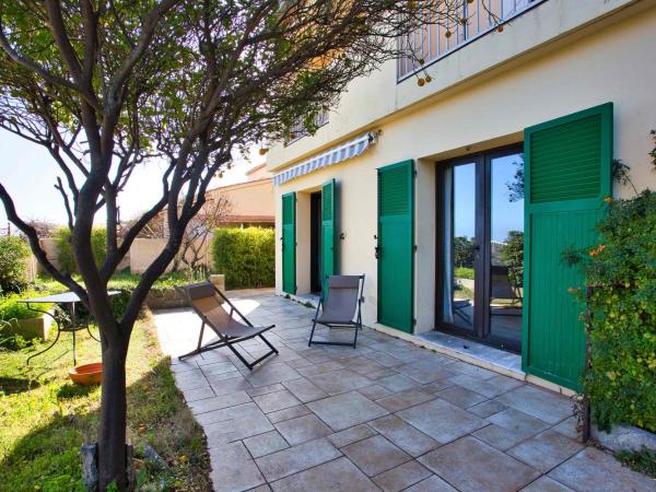 L'Écurie Du Castellas : photo 2 de la chambre appartement avec climatisation - vue sur mer