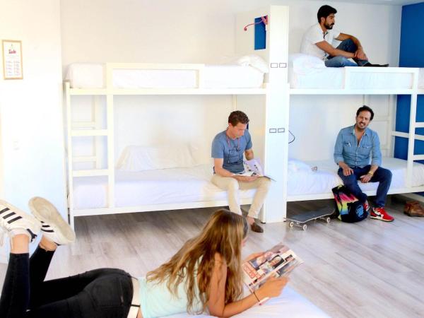 Safestay Madrid Central : photo 10 de la chambre lit dans dortoir mixte de 4 lits avec salle de bains commune