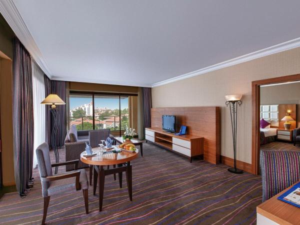 Sirene Belek Hotel : photo 3 de la chambre suite avec terrasse et vue sur la mer