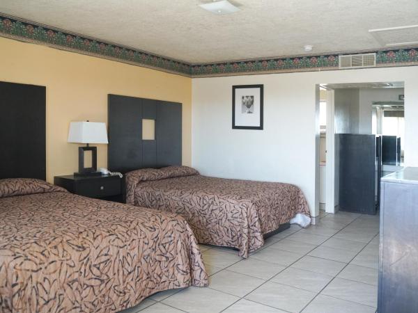 Downtown Inn : photo 2 de la chambre chambre avec 2 grands lits queen-size