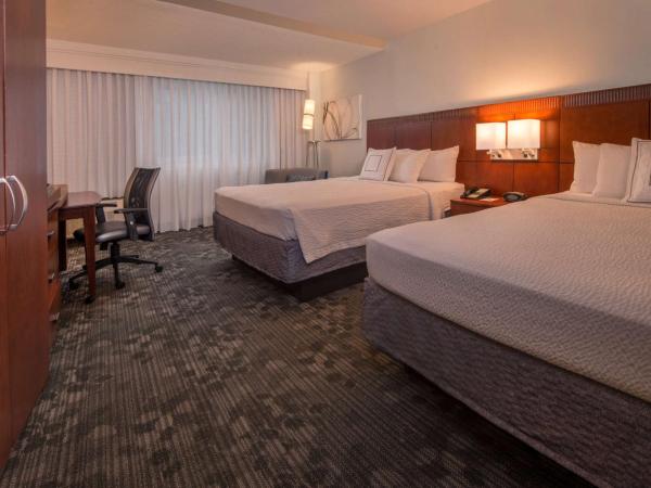 Sonesta Select Arlington Rosslyn : photo 2 de la chambre chambre avec 2 lits queen-size