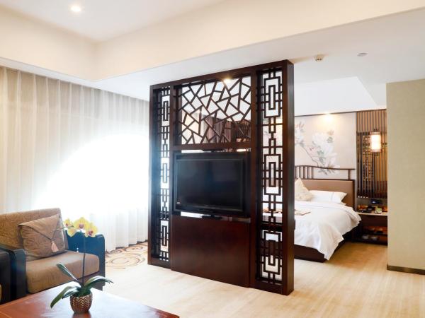 Guangdong Victory Hotel- Located on Shamian Island : photo 2 de la chambre chambre de luxe - vue sur rivière