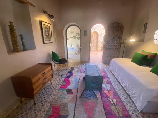 La Villa Sauvage : photo 2 de la chambre chambre triple avec terrasse