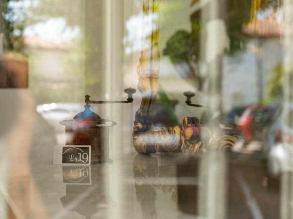 Newly renovated room w Pool y BikeParking : photo 5 de la chambre chambre double