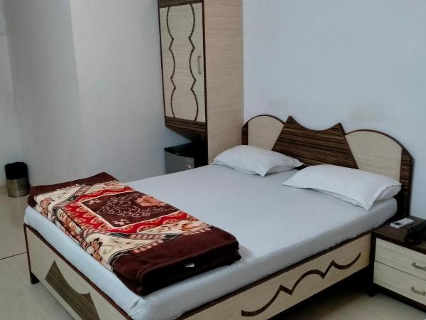 Hotel Broadway Colaba : photo 5 de la chambre chambre double ou lits jumeaux standard
