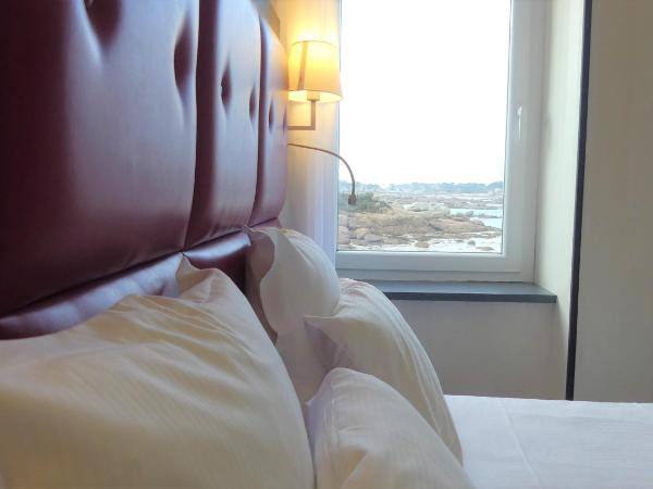 Logis Hôtel Saint Guirec Et De La Plage : photo 4 de la chambre chambre double - vue sur mer