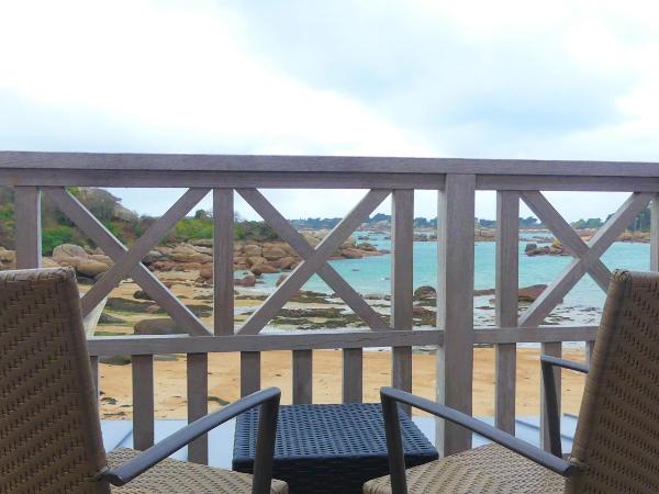 Logis Hôtel Saint Guirec Et De La Plage : photo 4 de la chambre chambre double avec balcon - vue sur mer