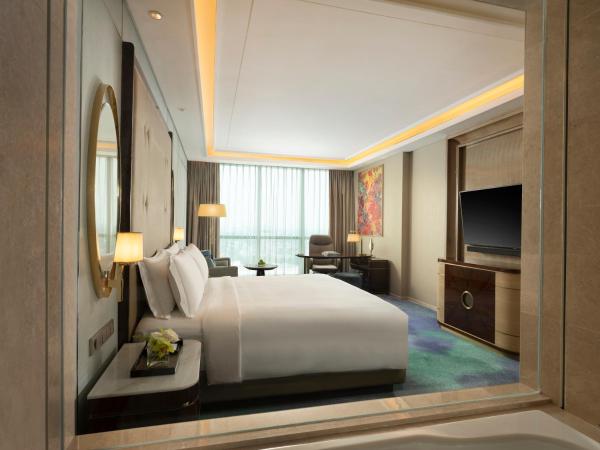 InterContinental Hotels Jakarta Pondok Indah, an IHG Hotel : photo 3 de la chambre chambre lit king-size classique - adaptée aux personnes à mobilité réduite