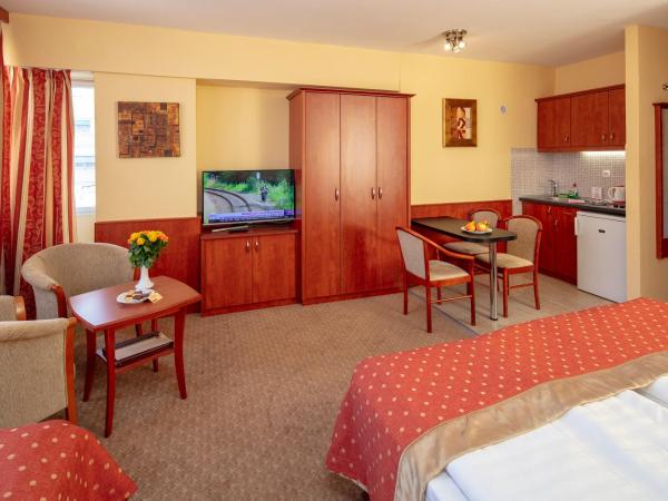 Hotel Charles : photo 4 de la chambre studio deluxe (3 adultes)