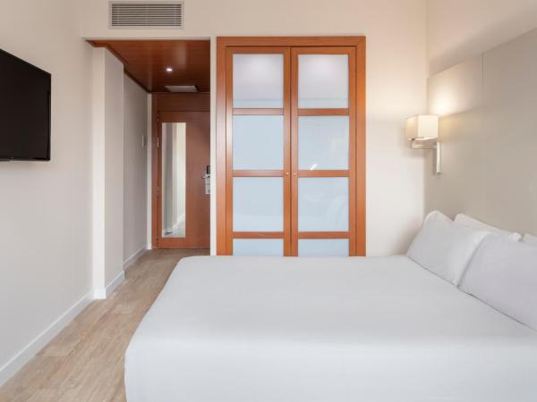 B&B HOTEL Granada Estación : photo 1 de la chambre chambre double supérieure