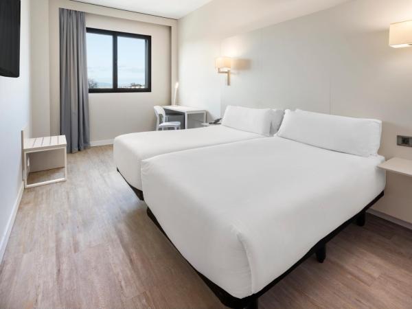 B&B HOTEL Granada Estación : photo 3 de la chambre chambre lits jumeaux