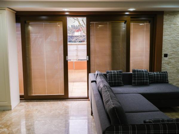 Florya House Hotel : photo 10 de la chambre suite lit king-size avec balcon