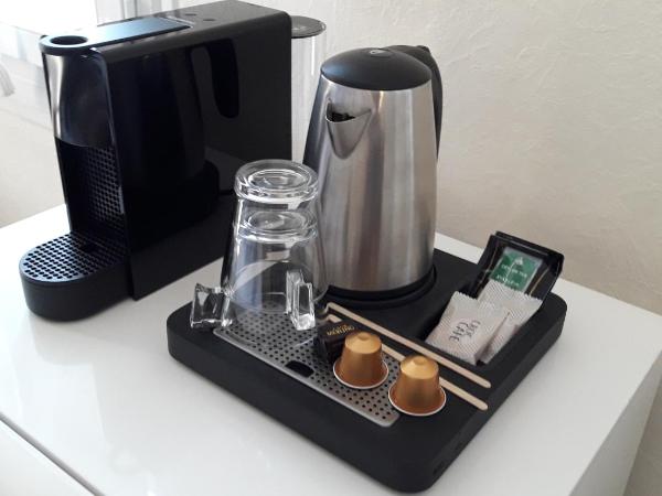 Logis Hôtel Lafayette Rochefort France : photo 7 de la chambre chambre double confort