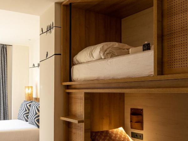 Toc Hostel Granada : photo 1 de la chambre chambre quadruple standard