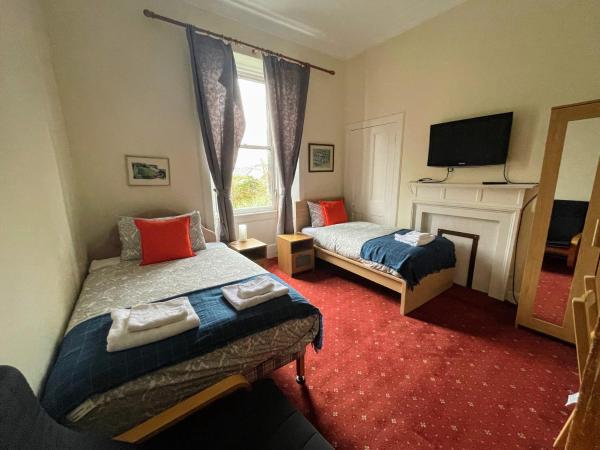 Airdenair Guest House : photo 9 de la chambre chambre lits jumeaux standard avec vue sur jardin