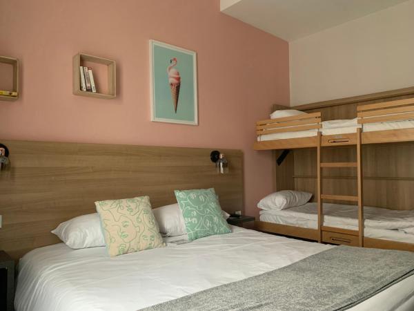 Urban Jungle Hôtel Orleans : photo 1 de la chambre chambre quadruple supérieure