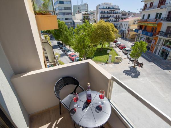 M City Hotel : photo 8 de la chambre chambre quadruple premium