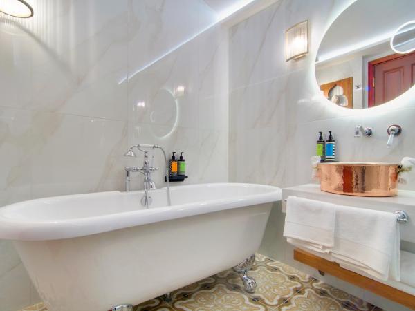 ARCHONTARIKI Historic Boutique Hotel : photo 5 de la chambre chambre double deluxe avec balcon