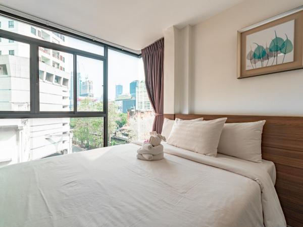 Sovereign Group Hotel at Pratunam : photo 2 de la chambre chambre lit queen-size deluxe