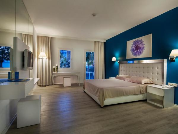 Le Bleu Hotel & Resort Kusadasi : photo 2 de la chambre suite 1 chambre - vue sur mer