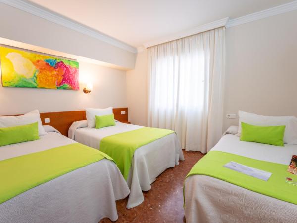 Hotel Romerito : photo 6 de la chambre chambre triple