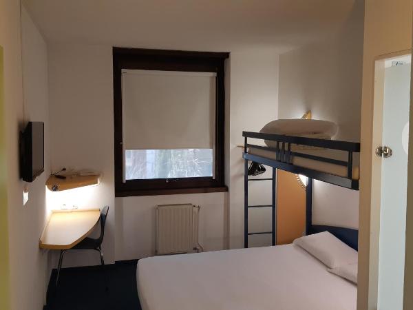 Kyriad Direct Montauban Centre : photo 1 de la chambre 1 lit double