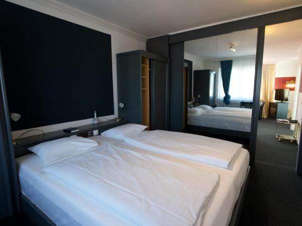 Hotel Merian : photo 2 de la chambre chambre familiale avec balcon