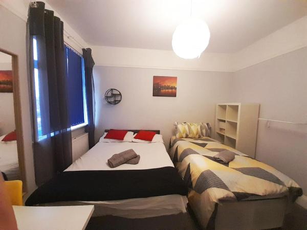 Gorton Mount Hotel Manchester : photo 4 de la chambre chambre double ou lits jumeaux Économique avec salle de bains commune