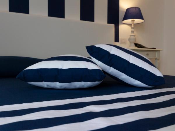 Hotel Nautilus : photo 1 de la chambre chambre double avec baignoire spa