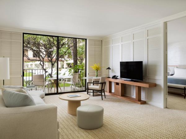 Halekulani : photo 3 de la chambre suite lit king-size - côté piscine