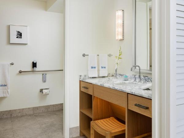 Halekulani : photo 6 de la chambre suite lit king-size pour personnes à mobilité réduite - vue sur piscine