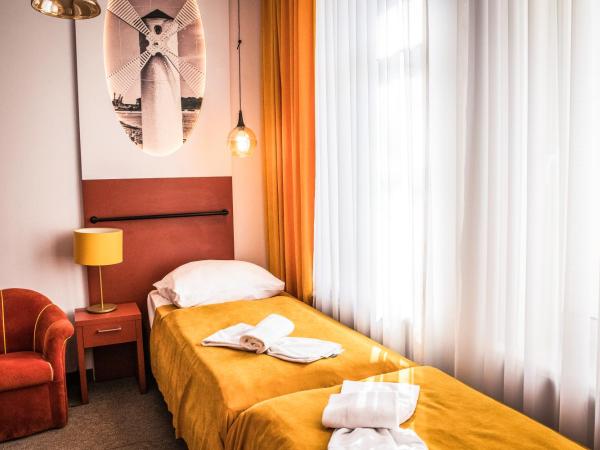 Dom Zdrojowy Amber : photo 2 de la chambre chambre lits jumeaux Économique avec lits séparés