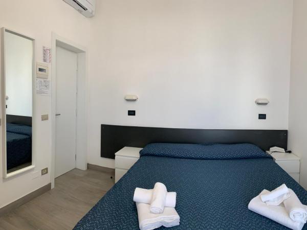 Hotel Marylise : photo 4 de la chambre chambre double ou lits jumeaux avec balcon