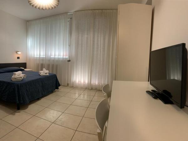 Hotel Marylise : photo 10 de la chambre chambre quadruple avec balcon