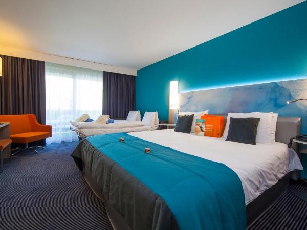 Le Bristol Leukerbad : photo 9 de la chambre chambre confort avec 1 lit double, 1 canapé-lit et balcon