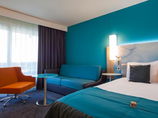 Le Bristol Leukerbad : photo 7 de la chambre chambre confort avec 1 lit double, 1 canapé-lit et balcon