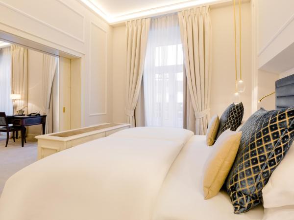 Excelsior Hotel Ernst am Dom : photo 6 de la chambre suite