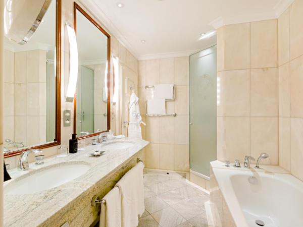 Excelsior Hotel Ernst am Dom : photo 10 de la chambre suite